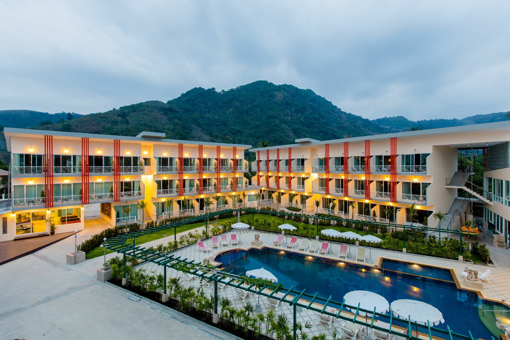 Trend Kamala Resort Buitenkant foto
